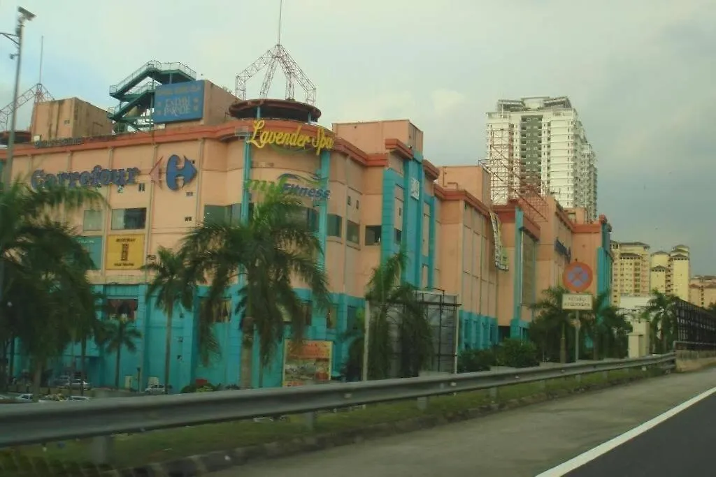 Jacuzzi Pool 3Bedroom, Walk To Stadium Kuala Lumpur 0*,