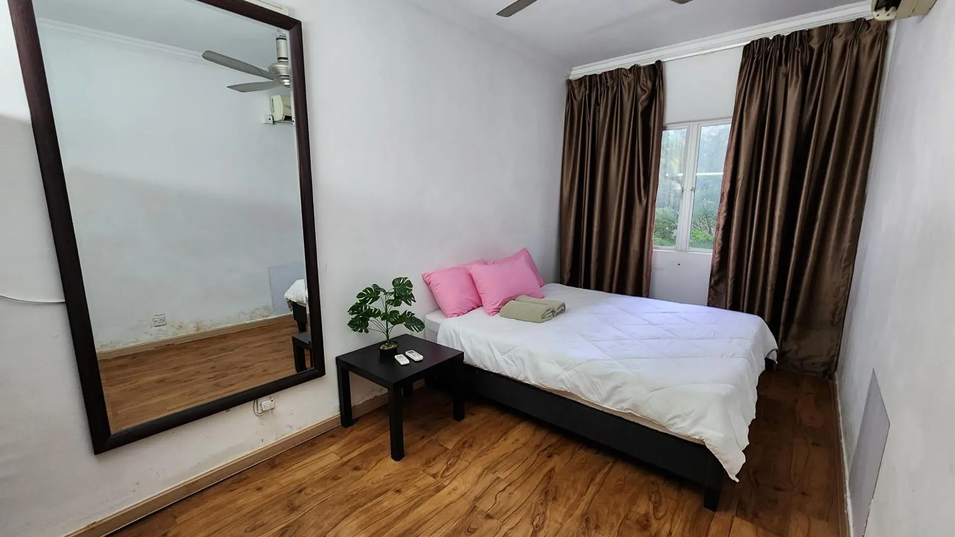 Jacuzzi Pool 3Bedroom, Walk To Stadium Kuala Lumpur