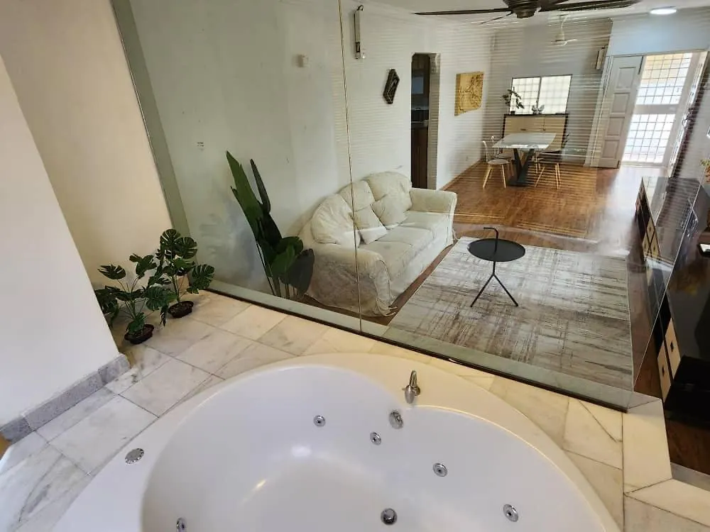 Jacuzzi Pool 3Bedroom, Walk To Stadium Kuala Lumpur Apartment